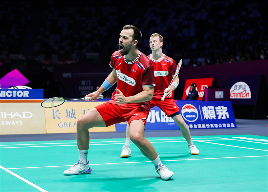 足球环境中 足球环境中