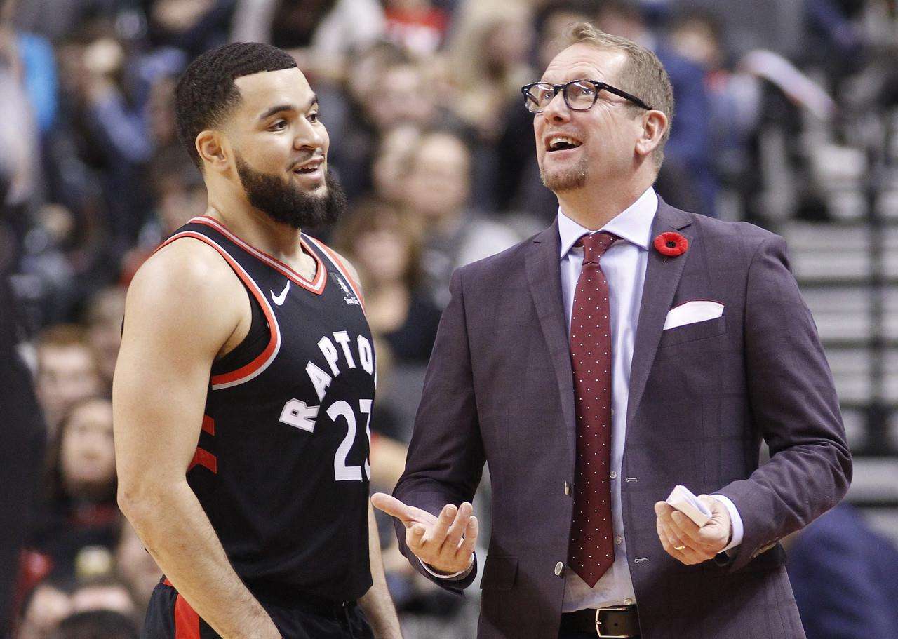 不容小觑的 不容小觑的