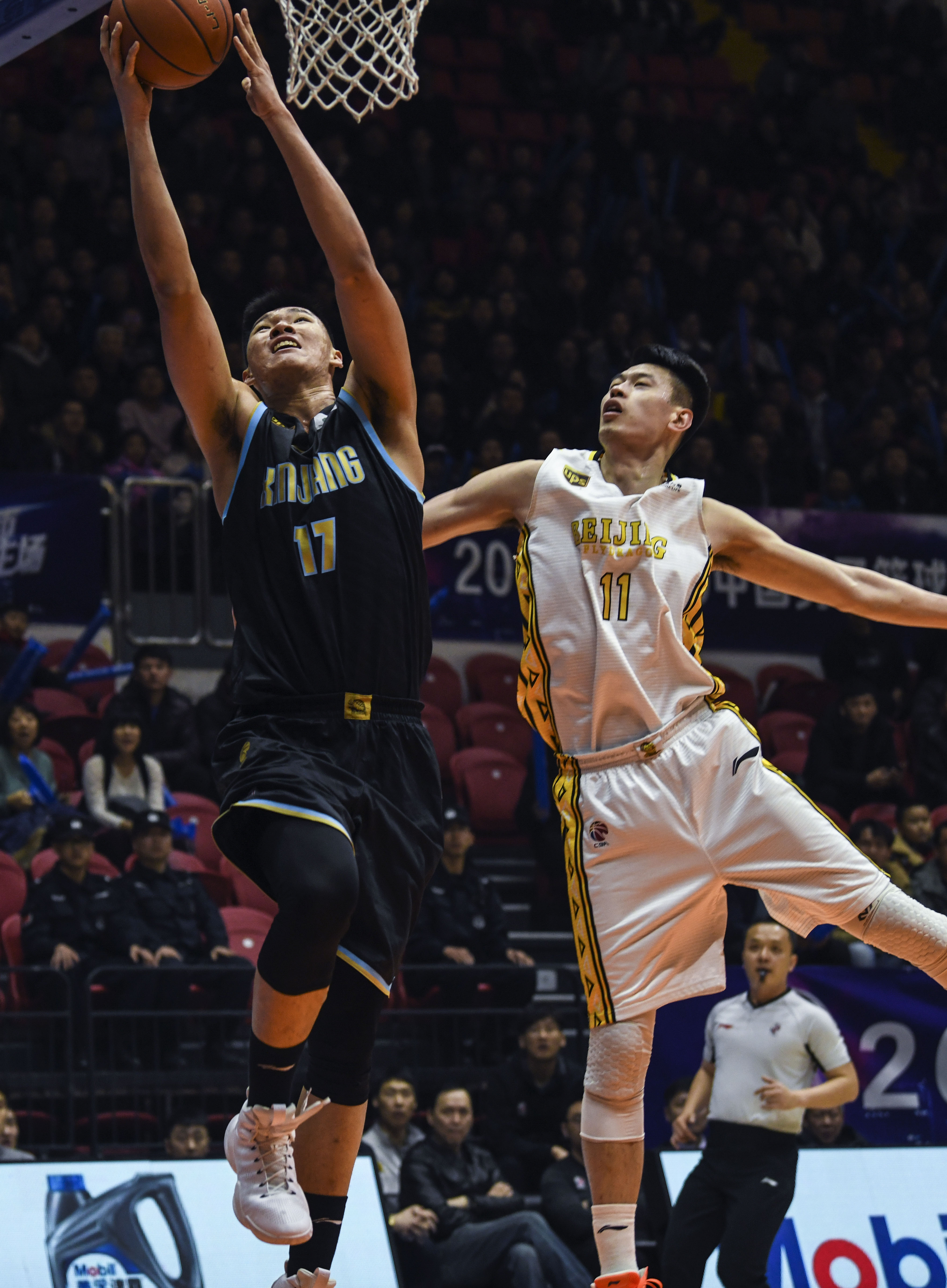 与此同时 与此同时